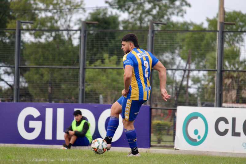 Federal A: Mitre empató en Formosa y continúa como líder de la Zona 2 Bartolomé Mitre empató 0-0 ante Sol de América en Formosa y continúa como único líder de la Zona 2 del Torneo Federal A. El Auriazul aprovechó además la derrota de San Martín para ampliar diferencias en la cima.