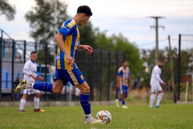 Federal A: Mitre empató en Formosa y continúa como líder de la Zona 2 3 Bartolomé Mitre empató 0-0 ante Sol de América en Formosa y continúa como único líder de la Zona 2 del Torneo Federal A. El Auriazul aprovechó además la derrota de San Martín para ampliar diferencias en la cima.