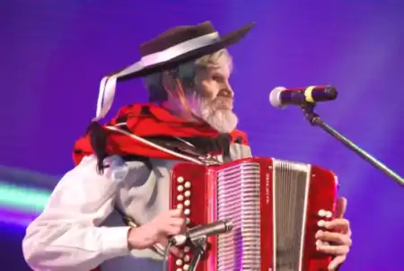 Eduardo “Moni” Encina falleció este martes en Posadas a los 70 años. Fue uno de los máximos referentes del chamamé y la cultura popular de Misiones.