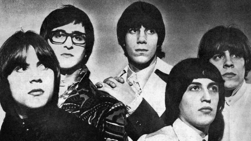Litto Nebbia en Radio Up: la historia de La Balsa, a 59 años de la grabación que dio origen al rock nacional 1 La histórica formación de Los Gatos y el presente de Litto Nebbia dialogan en una imagen atravesada por casi seis décadas de música e historia.