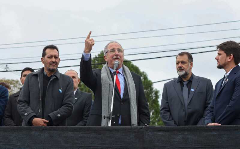 ¿La hora del naufragio? El gobierno de Misiones ante el espejo de la crisis y el avance de Milei 6 Passalacqua 8 - 5
