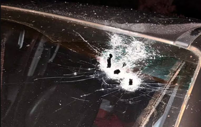 José Talavera, precandidato a la intendencia de Itakyry, denunció que fue emboscado a tiros mientras regresaba de una actividad política. Tanto él como su chofer resultaron ilesos y la Policía investiga el ataque ocurrido a pocos días de las internas partidarias en Paraguay.