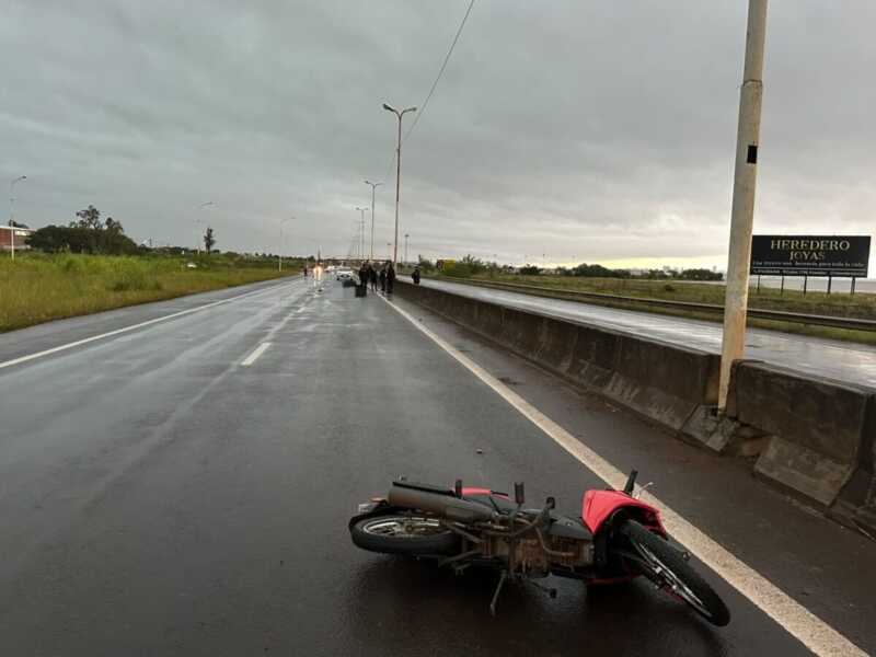 Posadas: dos jóvenes murieron tras despistar con una motocicleta Posadas Jovenes