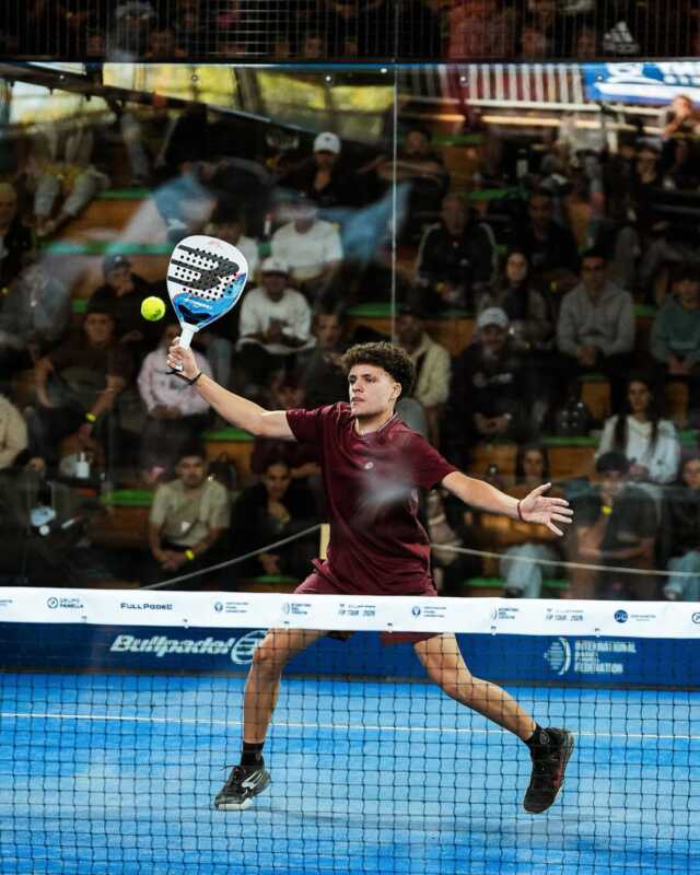 Santino Contreras: "Jugar un Premier Padel era un sueño que tenía desde chico" 2 Santino Contreras, la gran promesa del pádel argentino nacida en El Soberbio, habló sobre su presente en Europa, su histórico paso por el Buenos Aires Premier Padel, sus sacrificios para llegar a la élite y los objetivos que persigue en el circuito internacional.