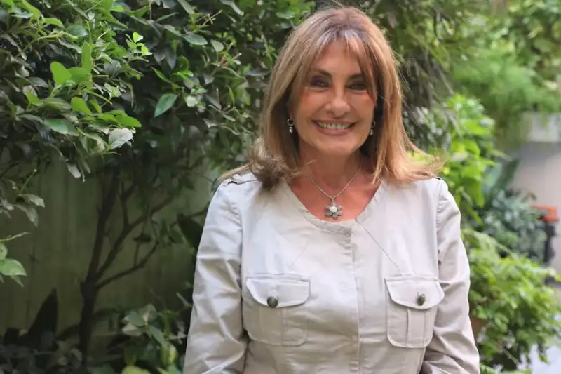 Silvia Fernández Barrio destacó el trabajo de Misiones en salud y llamó a detectar tempranamente la dermatitis atópica Silvia Fernández Barrio destacó el compromiso de Misiones con la salud pública y alentó a las personas con síntomas de dermatitis atópica a acceder a los controles gratuitos.