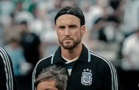 La Selección Argentina sigue de cerca la evolución física de Nicolás Tagliafico y Nicolás González, quienes presentan molestias a cinco días del debut ante Argelia en el Mundial 2026. Lionel Scaloni espera novedades para definir el plantel definitivo.
