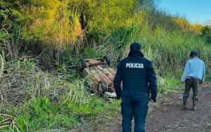 El vehículo terminó con las ruedas hacia arriba sobre la banquina de la Ruta Provincial 13. Afortunadamente, el conductor salió ileso.