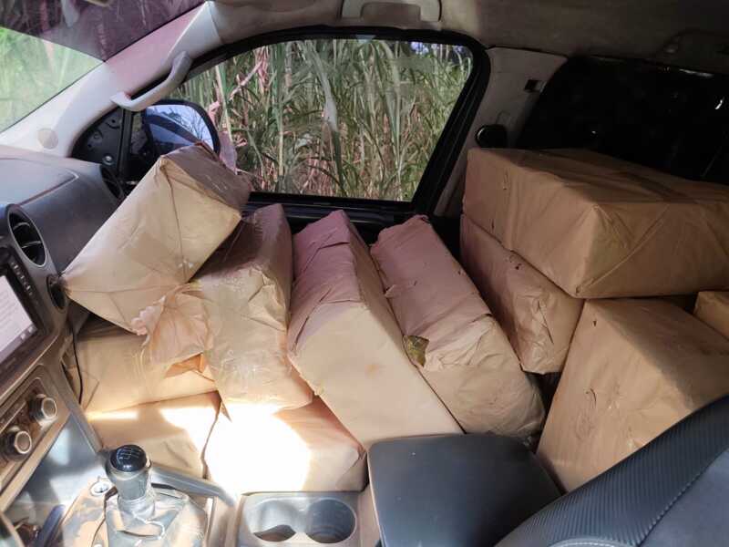 La Policía secuestró casi 900 kilos de marihuana y frustró una fuga narco en Eldorado 11 WhatsApp Image 2026 06 09 at 21.16.16 - 10