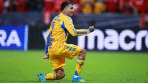 River acelera por Ángel Correa y busca cerrar su llegada para la pretemporada River acelera por Ángel Correa