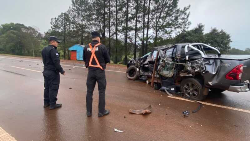 dos heridos tras choque de camioneta y camión