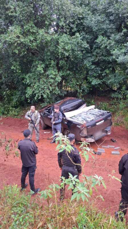 Operativo cerrojo en Misiones: secuestraron cigarrillos de contrabando por $40 millones y una camioneta robada en Brasil 2 WhatsApp Image 2026 06 12 at 16.49.02 1 - 1