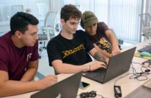 Encuentro Misionero impulsa una ley para fortalecer startups y potenciar la economía del conocimiento en Misiones Encuentro Misionero impulsa una ley para fortalecer startups