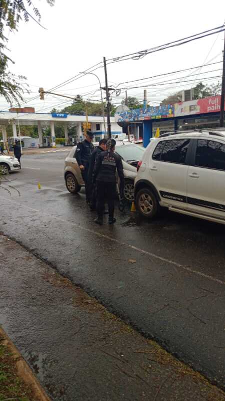 Choque en cadena entre tres vehículos en Posadas dejó tres personas lesionadas 4 Tres personas resultaron heridas tras un choque múltiple en Posadas