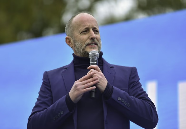 Piden la detención de Martín Insaurralde
