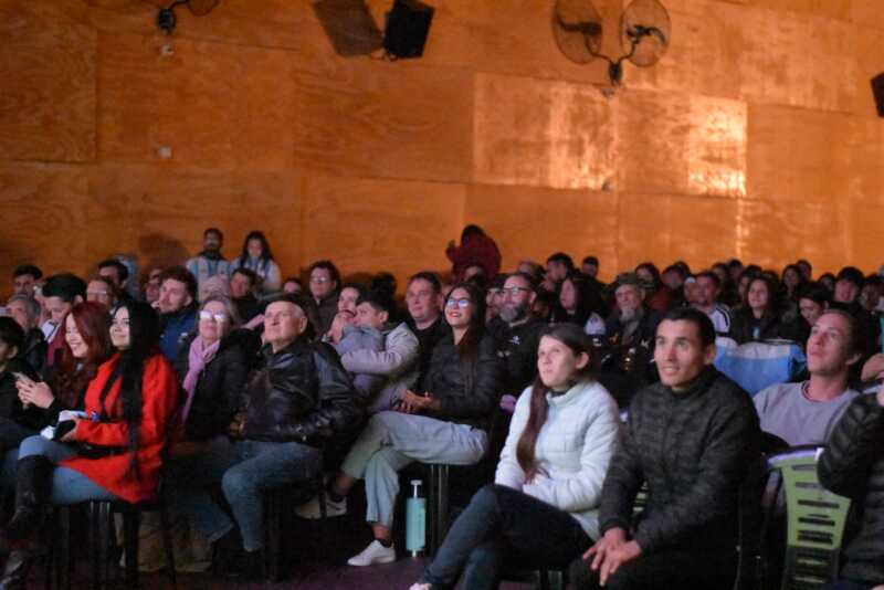 Jóvenes estudiantes impulsaron el Cine Teatro de Alem: la obra nació de una propuesta en las escuelas alem cine teatro