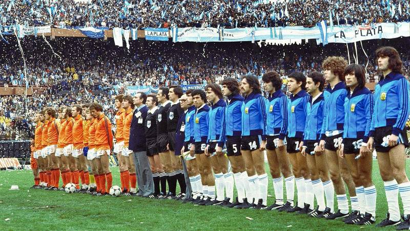 Este 25 de junio se cumplen 48 años de la histórica conquista de la Selección argentina en el Mundial de 1978. Con Mario Kempes como figura, el equipo de César Luis Menotti derrotó a Países Bajos en el Monumental y obtuvo la primera Copa del Mundo de su historia.