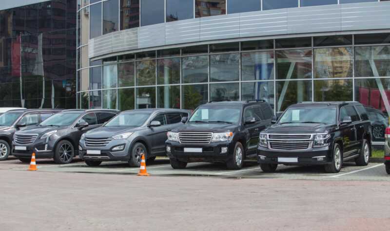 El mercado automotor enfrenta un exceso de stock: crecen la oferta y la competencia, pero la demanda sigue sin reaccionar 2 La creciente oferta de marcas y modelos genera mayor competencia en un mercado donde los consumidores postergan decisiones de compra.