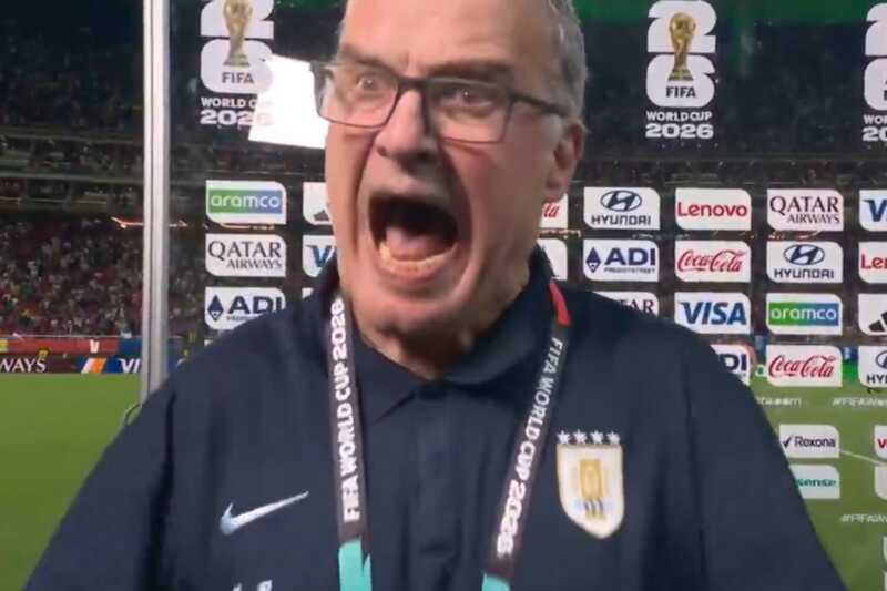 El duro reproche de Bielsa antes de dejar la selección uruguaya: “Me dejaron solo” 3 Marcelo Bielsa se despidió del plantel de Uruguay tras la eliminación del Mundial 2026 con una fuerte frase: “Me dejaron solo”. El DT anunciará oficialmente su salida de la Celeste.