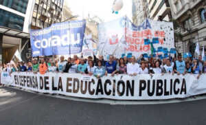 Argentina y la confianza institucional: educación superior arriba, política en el fondo confianza
