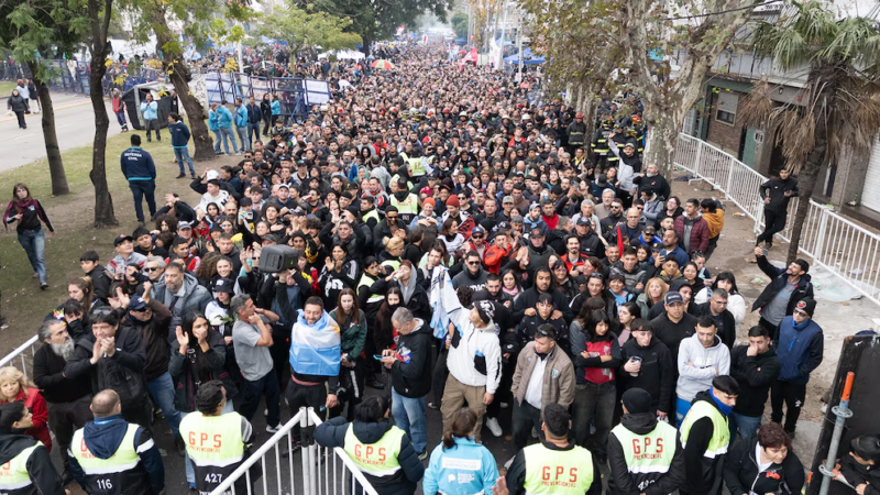 El último ritual ricotero: la despedida al Indio Solari que confirmó su lugar en la historia argentina 3 La despedida pública del Indio Solari reunió a seguidores de todo el país y confirmó el lugar único que ocupa en la memoria colectiva argentina.