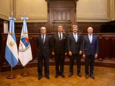 Cambios en la selección de jueces de la Corte Suprema: el Gobierno oficializó una reforma para acelerar los nombramientos Los jueces de la Corte Suprema de Justicia junto al titular de la cartera, Juan Bautista Mahiques. Foto: INFOBAE.