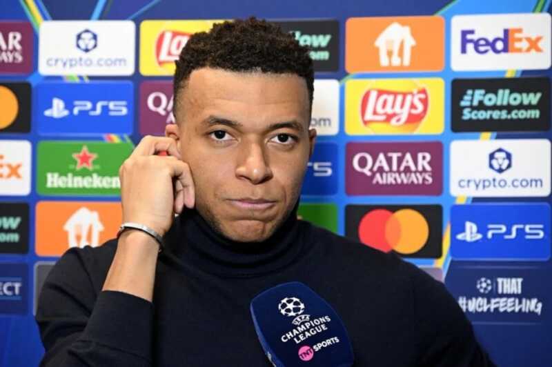 Kylian Mbappé abandonó temporalmente la concentración de Francia con autorización del cuerpo técnico y viajó a Madrid. La decisión provocó cuestionamientos de los hinchas en la previa del Mundial 2026.