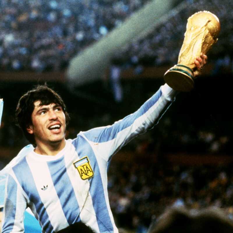 Este 25 de junio se cumplen 48 años de la histórica conquista de la Selección argentina en el Mundial de 1978. Con Mario Kempes como figura, el equipo de César Luis Menotti derrotó a Países Bajos en el Monumental y obtuvo la primera Copa del Mundo de su historia.