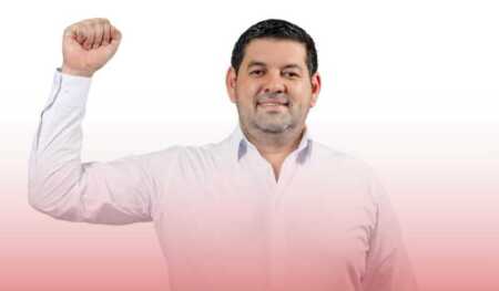 José Talavera, precandidato a la intendencia de Itakyry, denunció que fue emboscado a tiros mientras regresaba de una actividad política. Tanto él como su chofer resultaron ilesos y la Policía investiga el ataque ocurrido a pocos días de las internas partidarias en Paraguay.