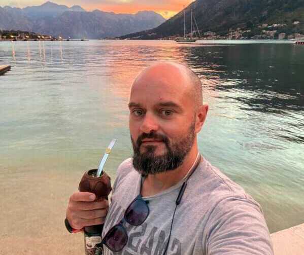 Alejandro Terlecki, Ingeniero misionero que recorre el mundo