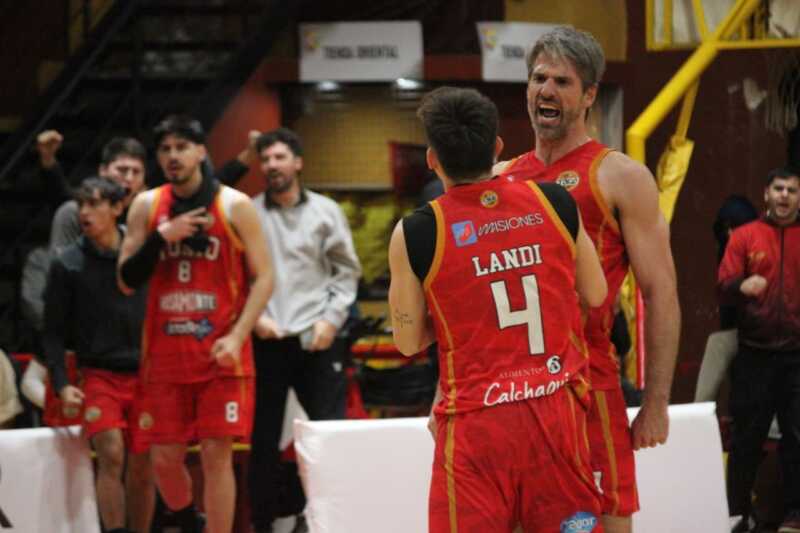 Tokio y Mitre, frente a frente por un lugar en la pelea por el ascenso a la Liga Argentina 5 Tokio y Bartolomé Mitre disputarán un histórico clásico posadeño en los cuartos de final de la Liga Federal. El vencedor avanzará a semifinales y quedará a una serie del ascenso a la Liga Argentina.