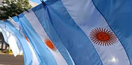 ¡Fiebre mundialista:! se disparó en Posadas la venta de banderas y camisetas de Argentina previo al debut venta