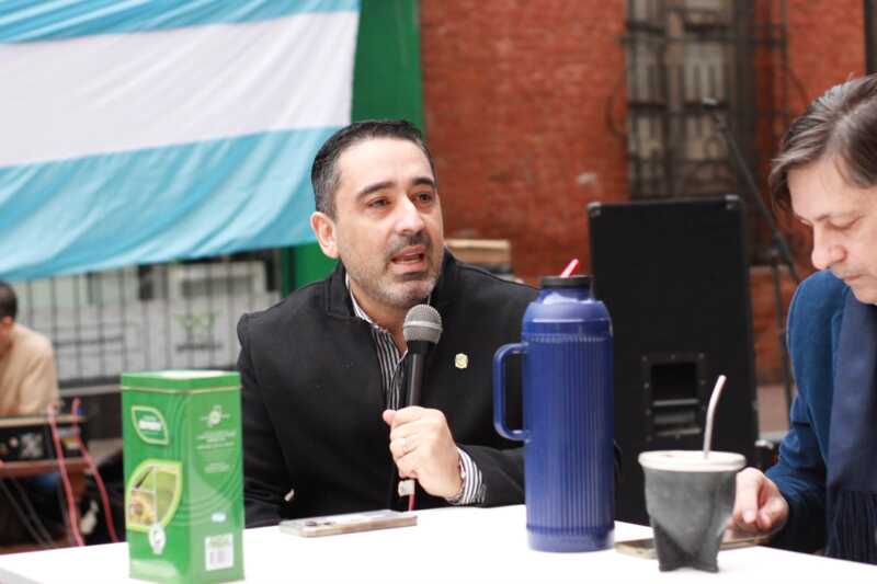 Alberto Arrúa aseguró que continúan las gestiones para lograr un IVA diferencial para Misiones. Además, habló sobre Zona Fría, subsidios para la garrafa de gas y la creación de tiendas libres en zonas de frontera.