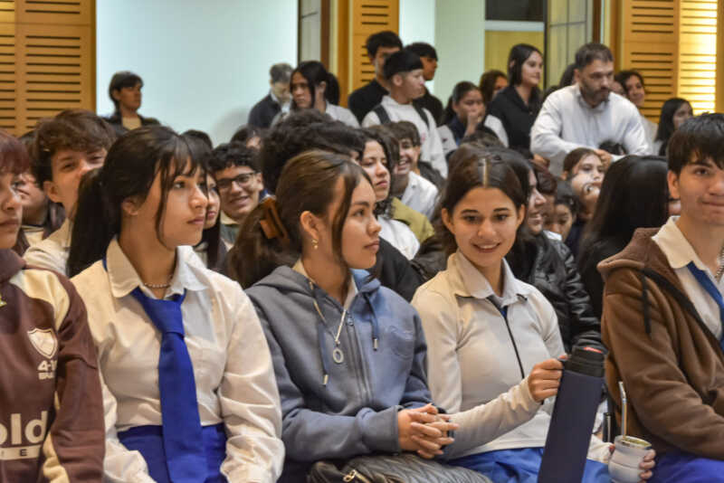 Grooming: estudiantes participaron de una jornada de prevención en la Legislatura de Misiones DSC 2096 - 2