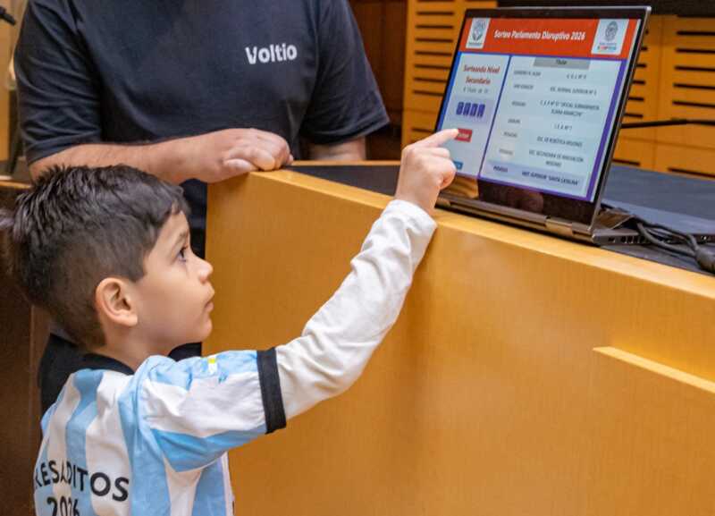 Parlamento Disruptivo 2026: sortearon las escuelas que participarán de la nueva edición 7 DSC 2363 - 6