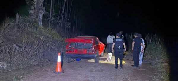 Despiste fatal en Dos Arroyos: murió una mujer de 29 años y su hija de 4 permanece internada 2 La tragedia vial se registró cerca de las 20 del domingo sobre el camino que une Costa Guerrero con Dos Arroyos. Las pericias buscarán determinar cómo se produjo el despiste.
