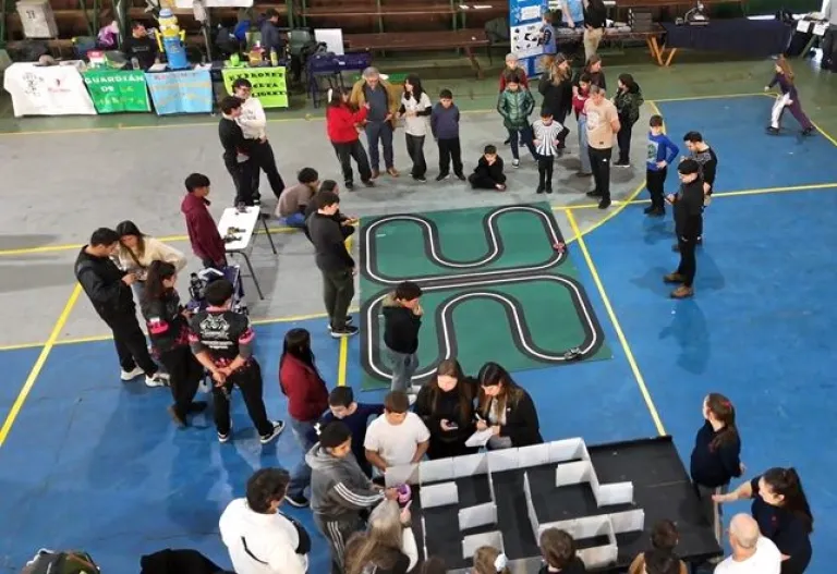 Más de 300 estudiantes participaron de la primera fecha de la Copa Robótica Misiones 3 Estudiante Robótica