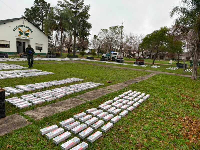 Gendarmes secuestraron 72 mil paquetes de cigarrillos valuados en más de $94 millones en Corrientes Gendarmes