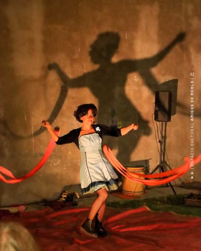 Grisel Gri destacó el poder del teatro para conectar a chicos y grandes en Gurises al Teatro 3 La actriz cordobesa Grisel Gri, integrante de La Dudosa Compañía, habló en Arriba la Radio sobre su participación en el 13° Festival Gurises al Teatro, el poder del teatro para las infancias, su gira por Latinoamérica y el presente del teatro independiente argentino.