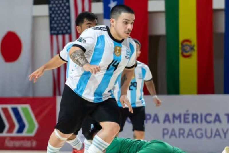 El misionero Martín Antúnez busca reunir fondos para representar a la Selección Argentina en el Mundial de Fútbol Talla Baja 2026, que se disputará en Marruecos.