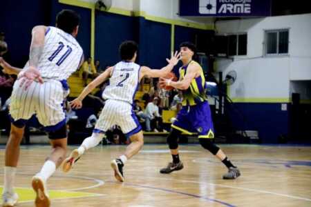 Mitre venció 77-67 a Belgrano, revirtió la serie de octavos y clasificó a los cuartos de final de la Liga Federal. Ahora se viene un histórico clásico frente a Tokio.