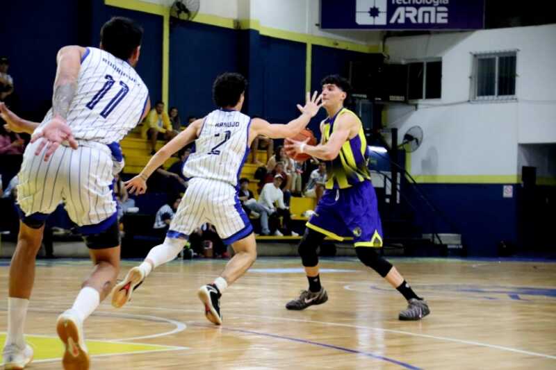 Mitre dio vuelta la serie y habrá clásico posadeño ante Tokio en la Liga Federal Mitre venció 77-67 a Belgrano, revirtió la serie de octavos y clasificó a los cuartos de final de la Liga Federal. Ahora se viene un histórico clásico frente a Tokio.
