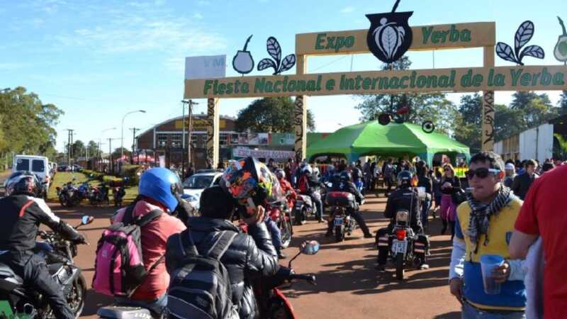 La intendenta María Eugenia Safrán anticipó en Arriba la Radio que el Motoencuentro de Apóstoles reunirá cerca de 3.000 motos, visitantes de Argentina, Brasil y Paraguay, con espectáculos, acrobacias, gastronomía y propuestas turísticas.