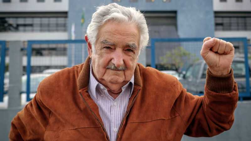 Presentan en Posadas un libro que rescata el pensamiento y la humanidad de Pepe Mujica 3 Pepe Mujica 2 - 2