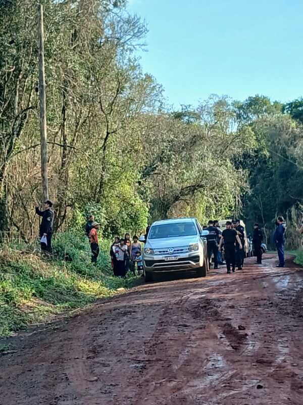 Las familias regresaron al lote tras el desalojo de julio y aseguran que continúan las amenazas. El Gobierno convocó a una mesa de diálogo.