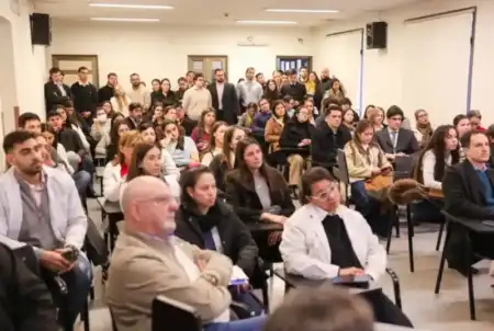 Fernández Sosa destacó el éxito de las residencias: “cubrimos casi el 90% de las vacantes” Rodolfo Fernández Sosa aseguró que la incorporación de residentes representa un paso clave para fortalecer el recurso humano del sistema sanitario provincial.