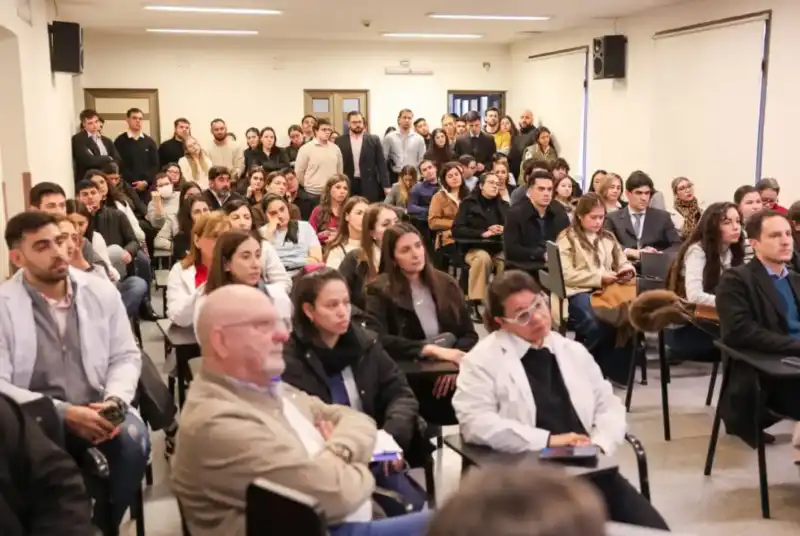 Rodolfo Fernández Sosa aseguró que la incorporación de residentes representa un paso clave para fortalecer el recurso humano del sistema sanitario provincial.