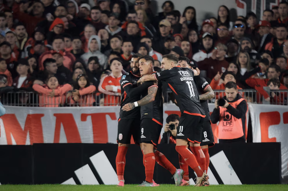 Barracas Central sorprendió a River y se llevó un triunfo histórico River