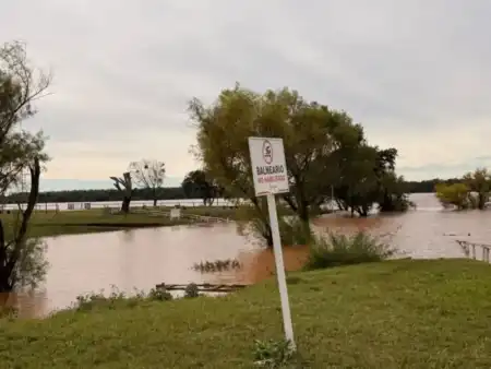 Santo Tomé monitorea la crecida del río Uruguay tras superar los 10 metros de altura Santo Tomé