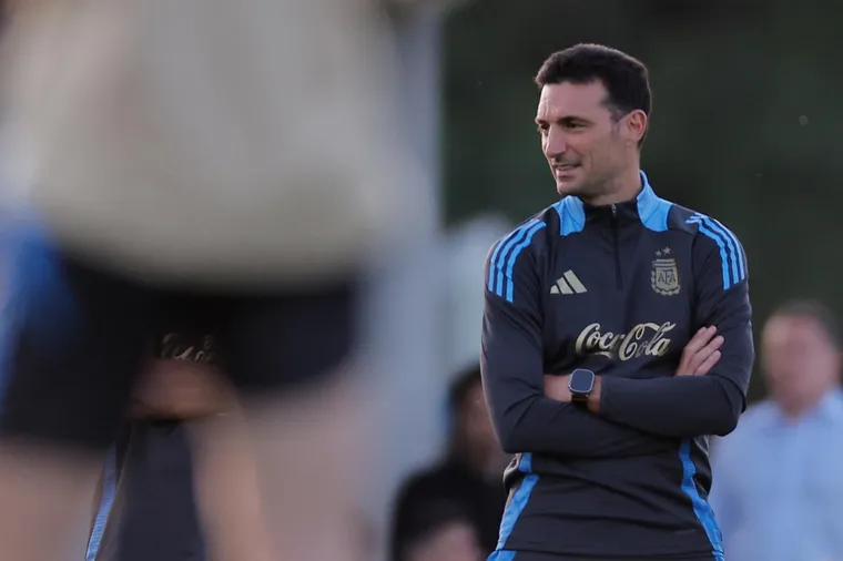 Lionel Messi brilló con un hat-trick ante Argelia en el debut de Argentina en el Mundial 2026 y rompió varios récords históricos que agrandan aún más su leyenda.