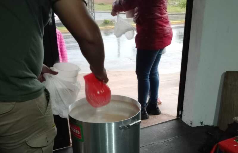 En el barrio Santa Rita organizan chocolateada solidaria: “Es para ayudar a los que más necesitan” 2 Solidaria